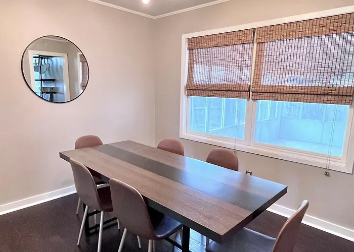 Family & Work-friendly 3bd W Fire Pit - U Of I 1m