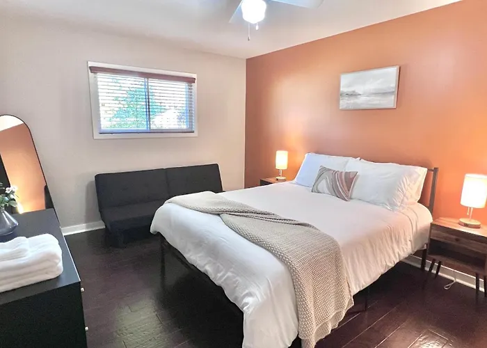 Family & Work-friendly 3bd W Fire Pit - U Of I 1m