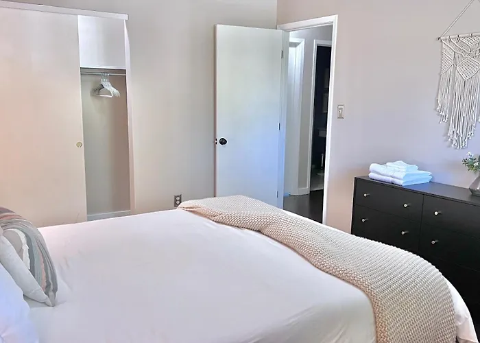 Family & Work-friendly 3bd W Fire Pit - U Of I 1m Champaign