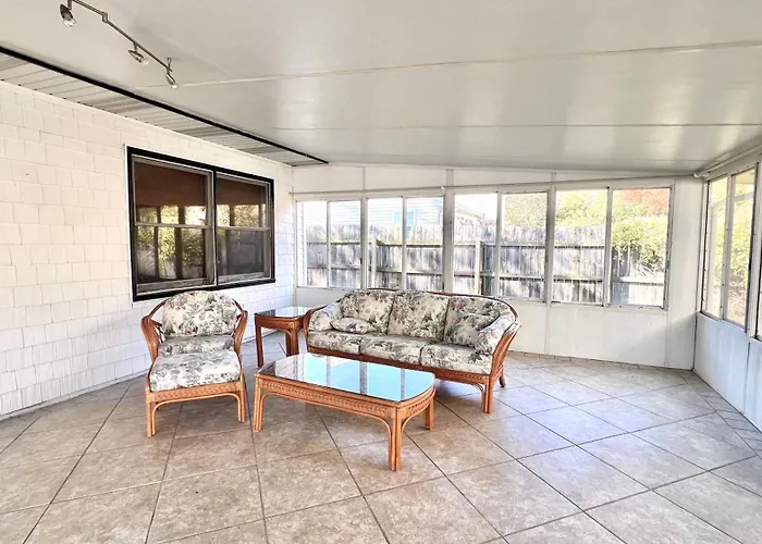 Ferienhaus Family & Work-friendly 3bd W Fire Pit - U Of I 1m Champaign