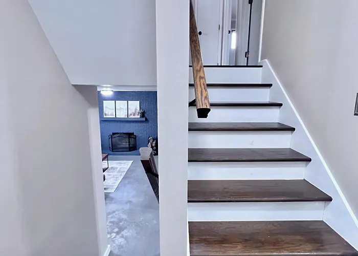 Family & Work-friendly 3bd W Fire Pit - U Of I 1m * Champaign