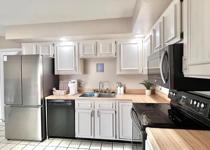 Family & Work-friendly 3bd W Fire Pit - U Of I 1m Champaign