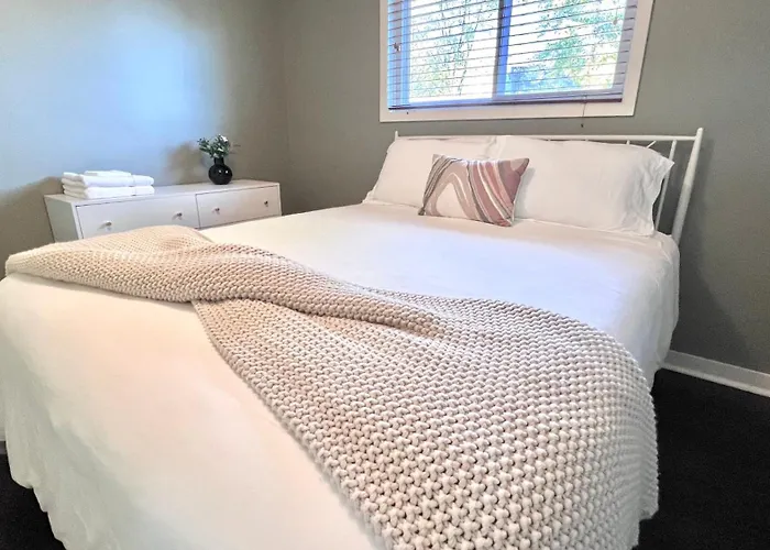 Family & Work-friendly 3bd W Fire Pit - U Of I 1m * Champaign