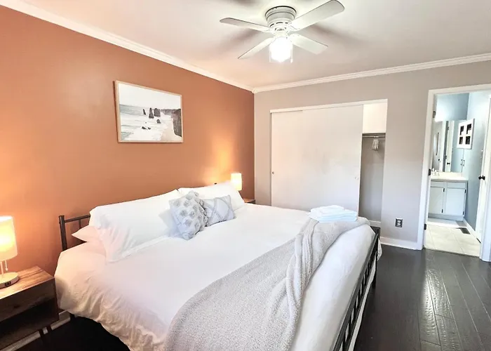 Family & Work-friendly 3bd W Fire Pit - U Of I 1m Ferienhaus Champaign