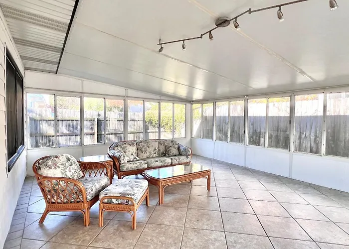 Ferienhaus Family & Work-friendly 3bd W Fire Pit - U Of I 1m Champaign