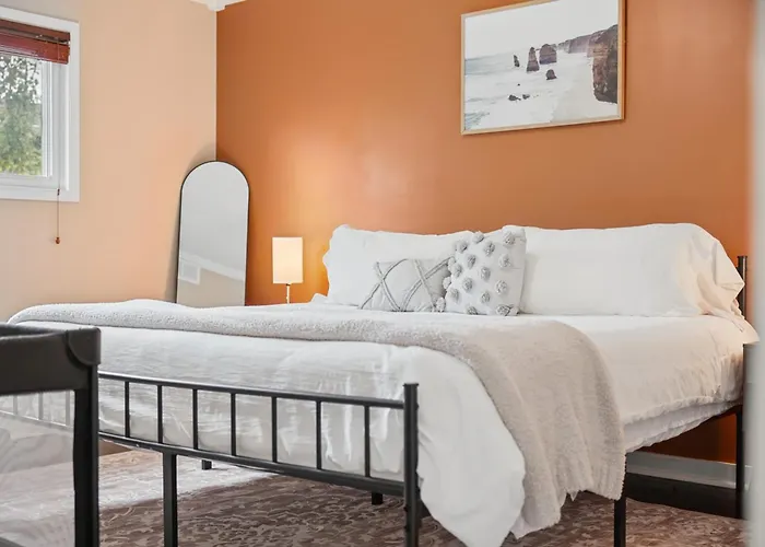 Ferienhaus Family & Work-friendly 3bd W Fire Pit - U Of I 1m Champaign