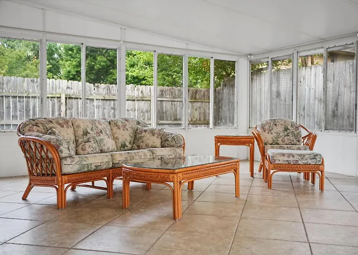 Family & Work-friendly 3bd W Fire Pit - U Of I 1m * Champaign