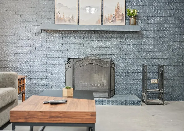 Family & Work-friendly 3bd W Fire Pit - U Of I 1m Ferienhaus *