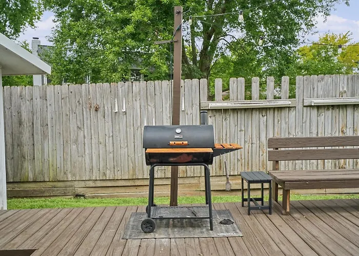 Family & Work-friendly 3bd W Fire Pit - U Of I 1m * Champaign