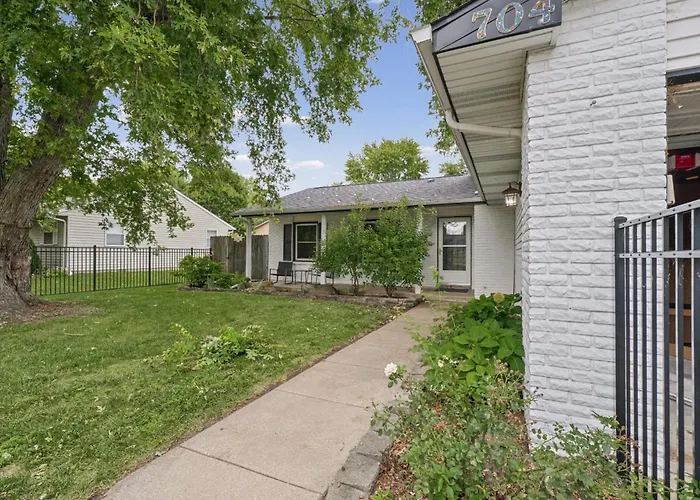 Family & Work-friendly 3bd W Fire Pit - U Of I 1m Ferienhaus *