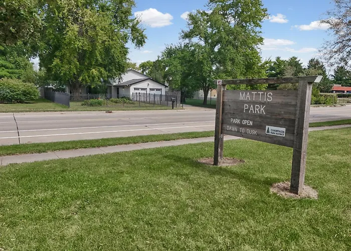 Family & Work-friendly 3bd W Fire Pit - U Of I 1m