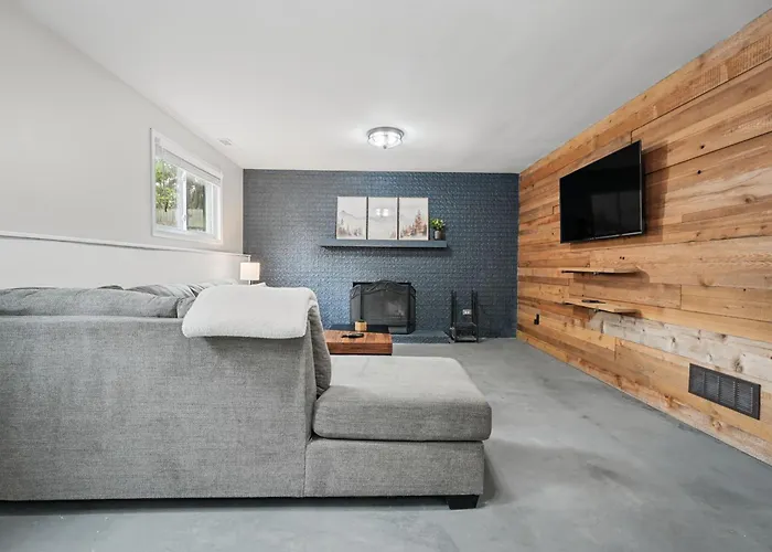 Ferienhaus Family & Work-friendly 3bd W Fire Pit - U Of I 1m Champaign